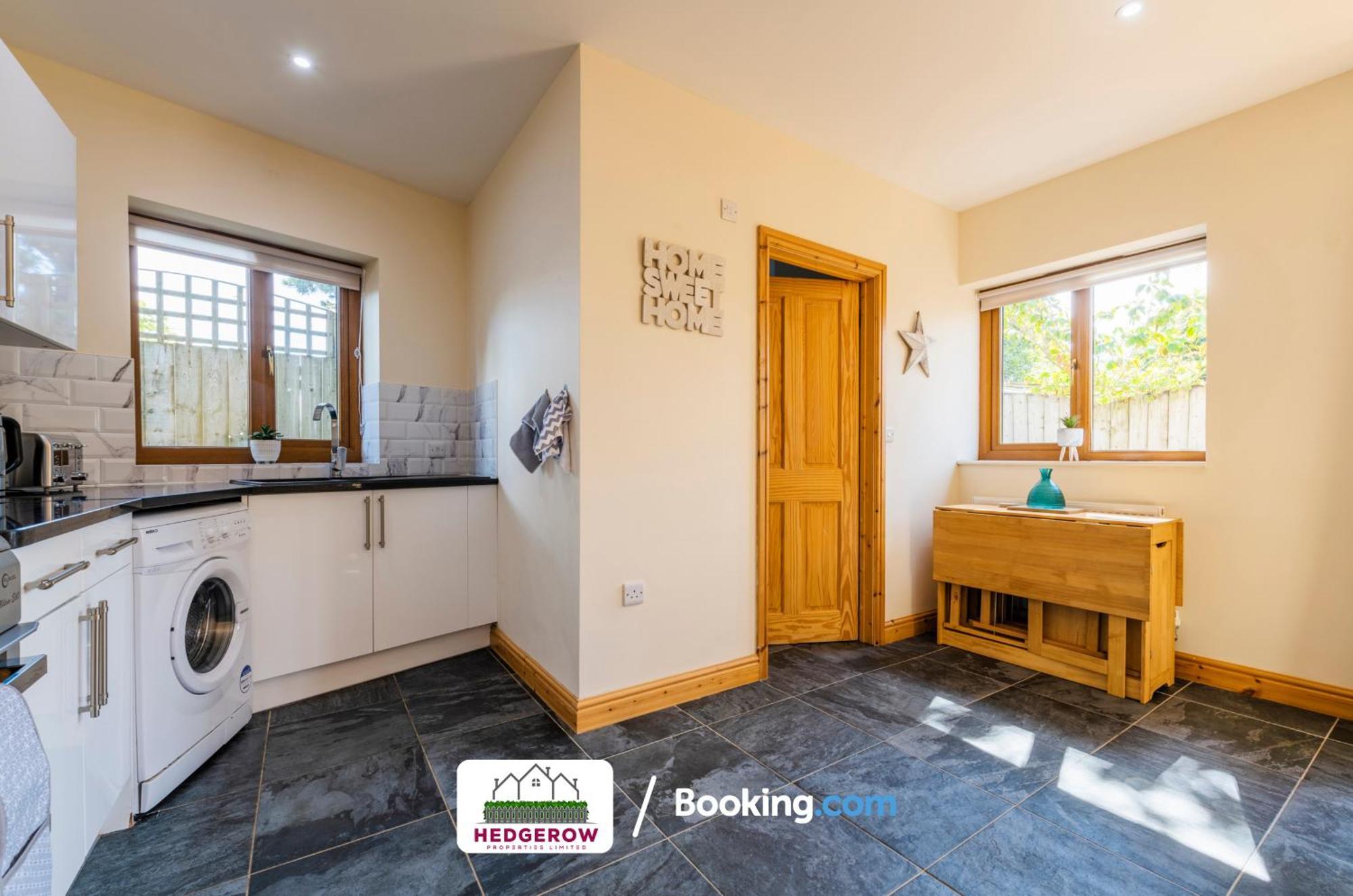 Secure 2-Bed Escape For 6 With Tranquil Garden L Special Deals L Last-Minute Deals L ทรูโร ภายนอก รูปภาพ
